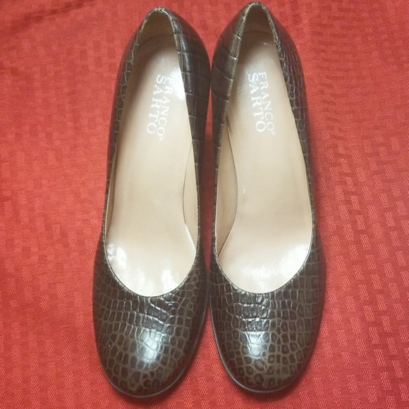 Barely worn designer heels, size 9 - Picture 3 of 8
